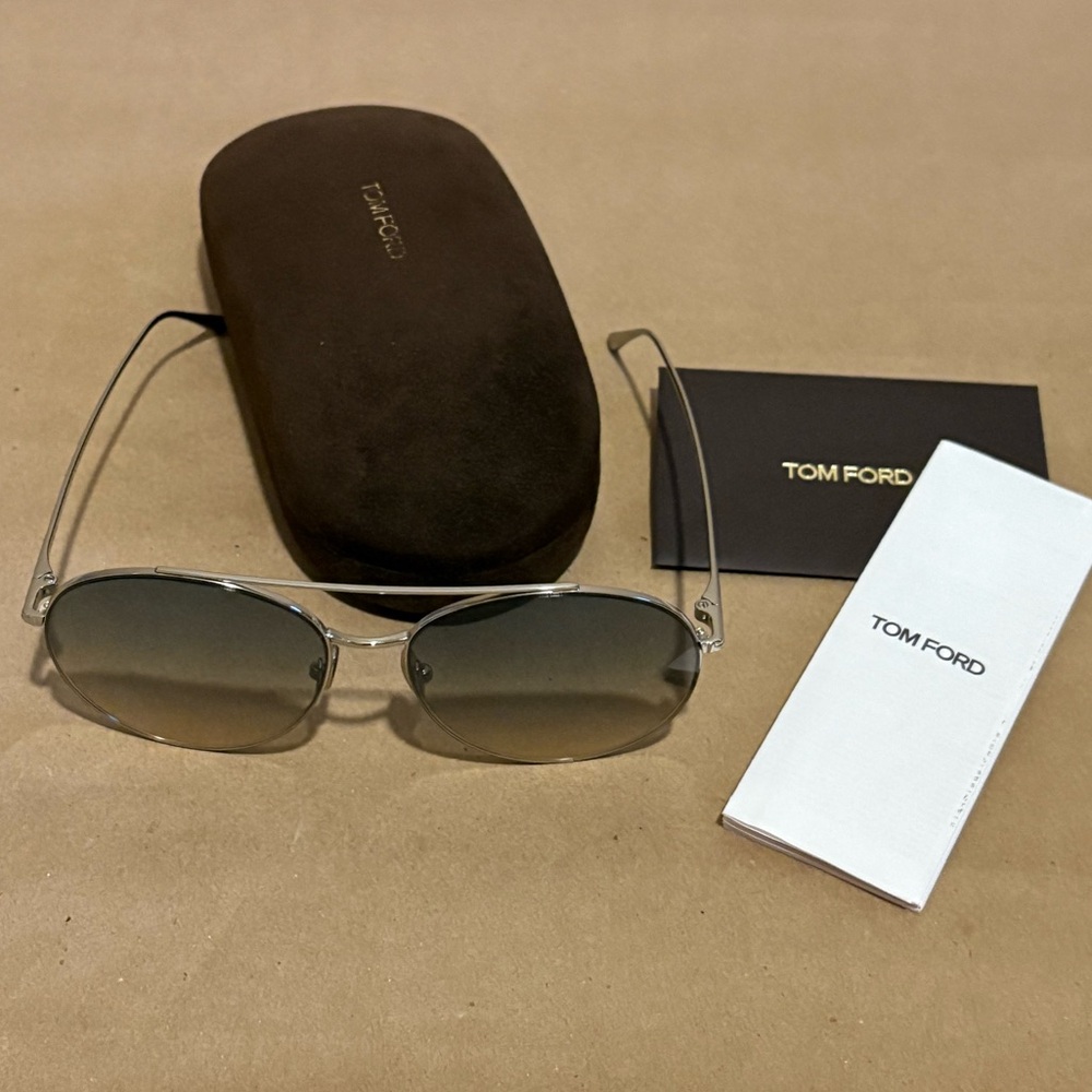 Authentic Tom Ford Cleo TF757 16P Round Sunglasses - size 59-16-140